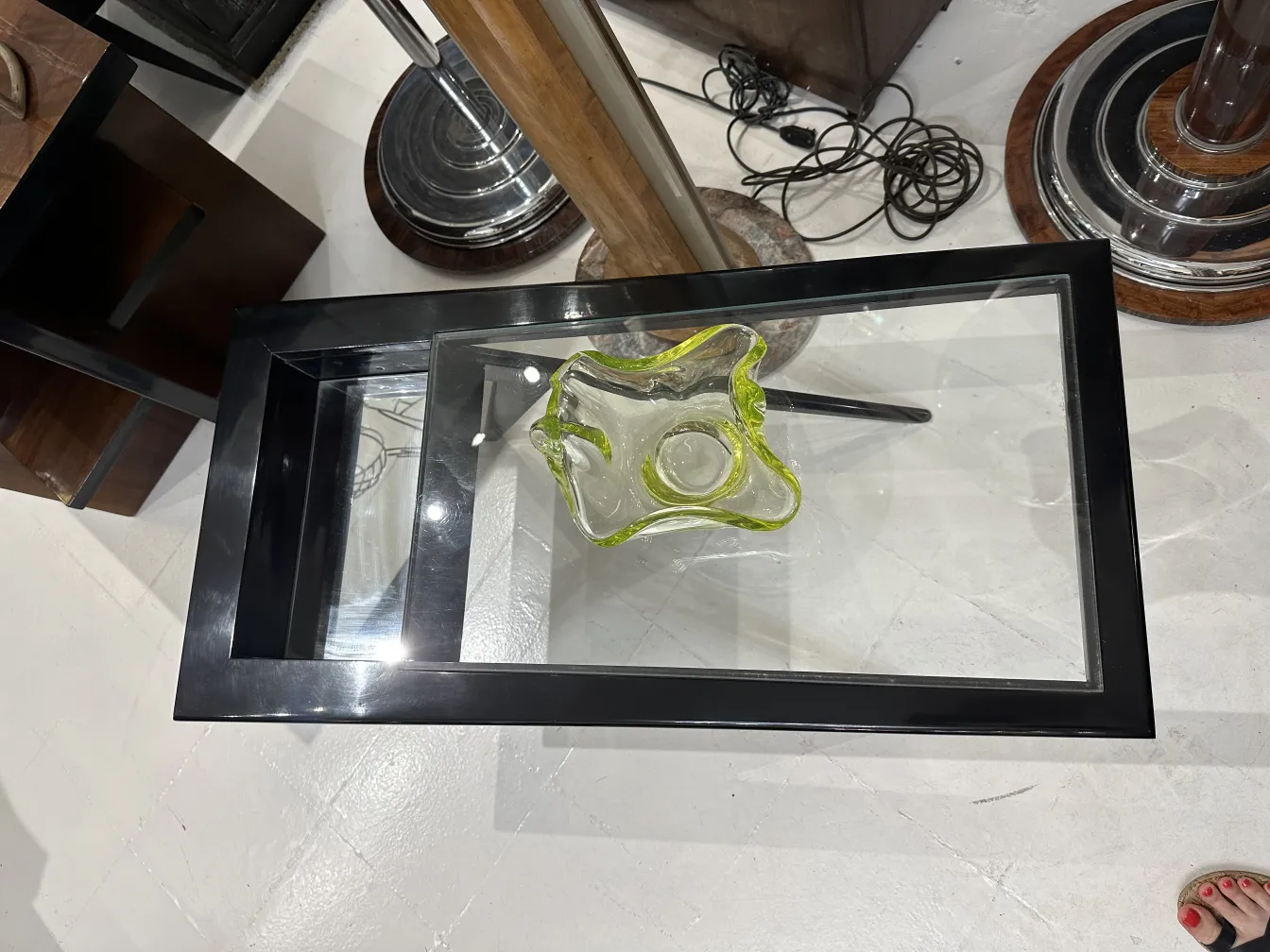 design coloré en forme de fleur avec des accents verts