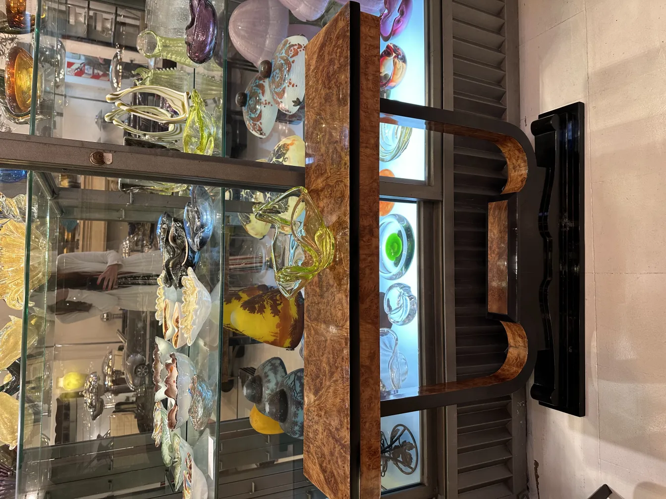 dekorativer antikes murano-glas mit lebhaften Farben