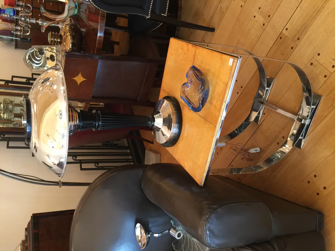 cristal de murano antigo em mesa com bom design