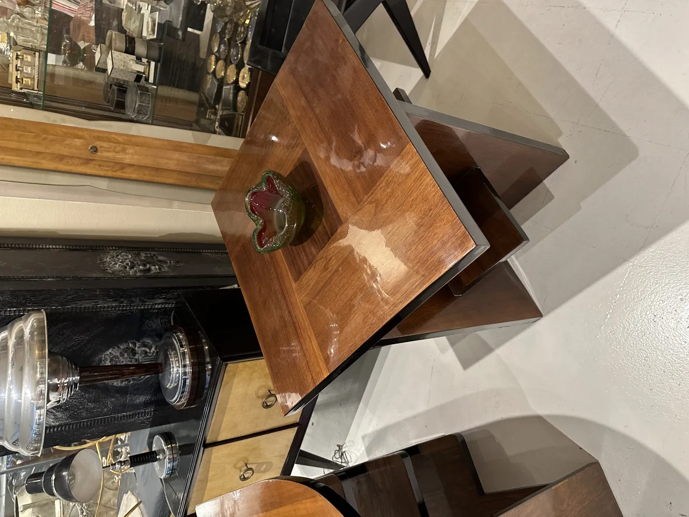 cristal de murano decorativo em forma de flor em mesa