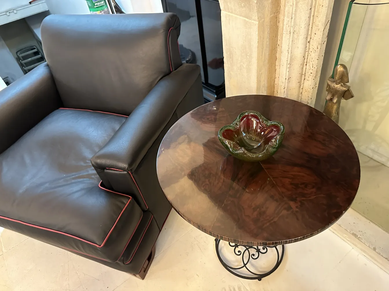 decorativo cristal de murano con formas orgánicas y colores vivos