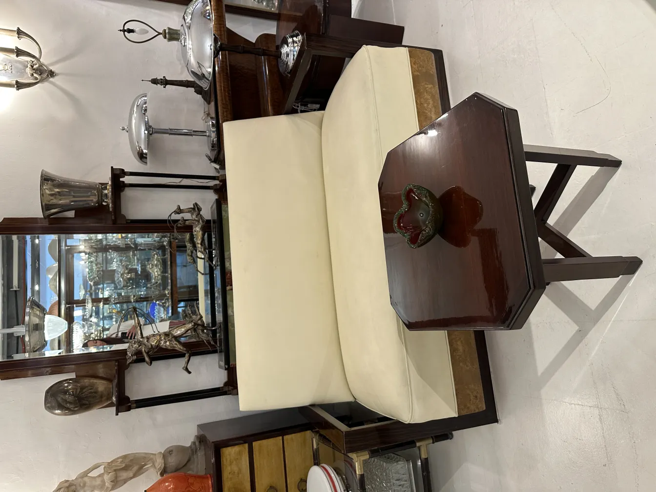 pieza decorativa antigua de cristal de murano con diseño elegante