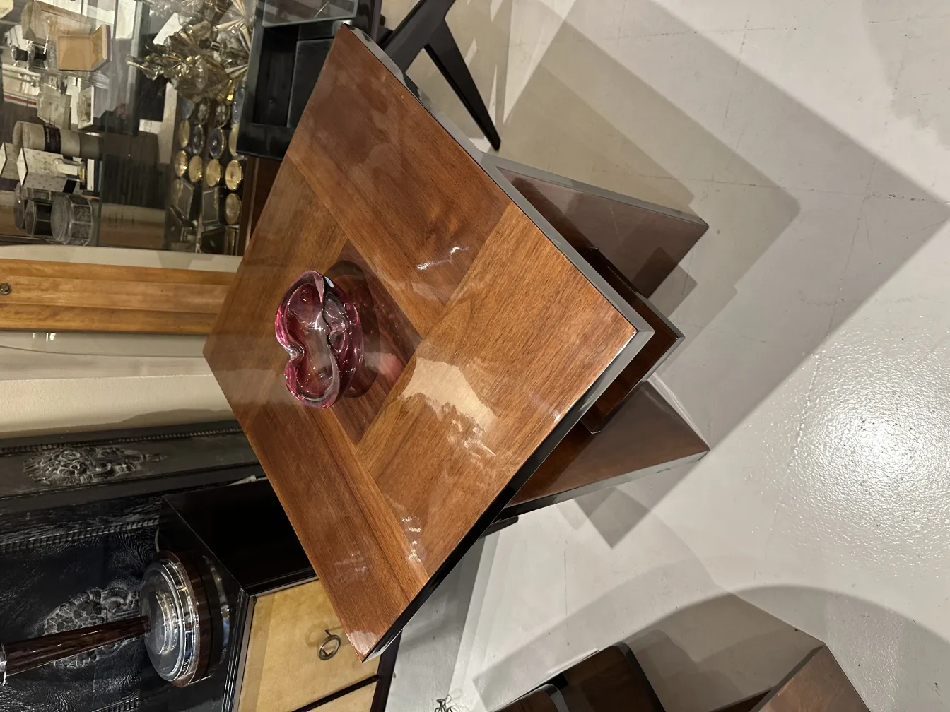 cristal de murano antigo decorativo em mesa de madeira