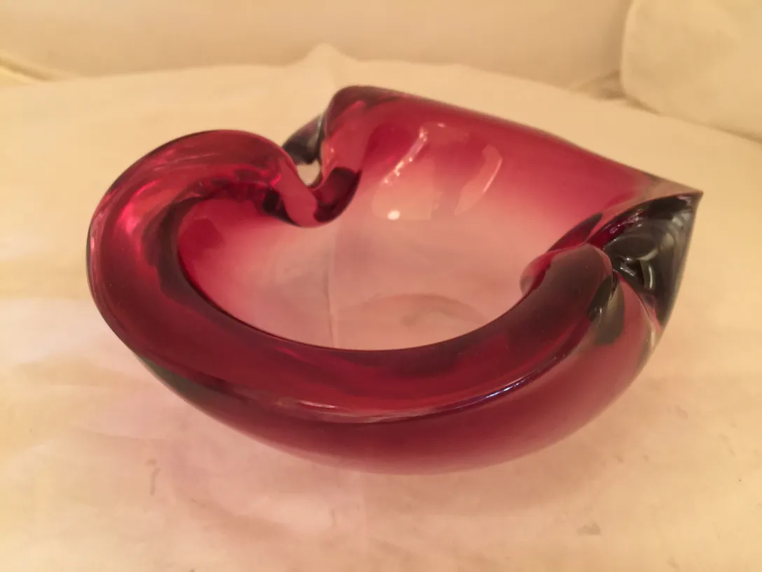 beautiful red murano glass decorative piece with contours