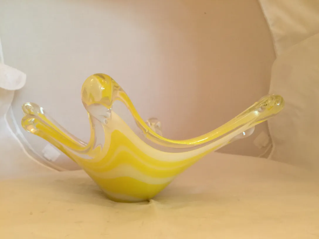 antike murano-glas-skulptur in Form eines gelben Vogels