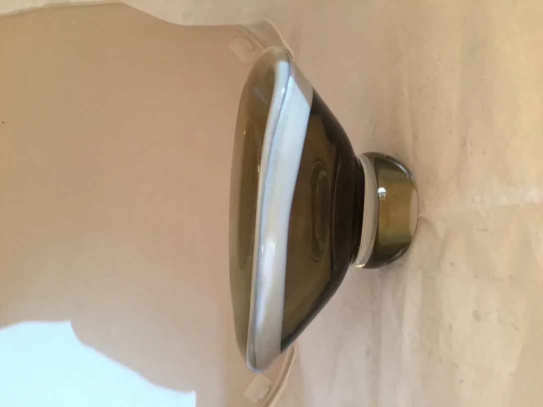 Objet ancien en cristal de Murano avec des designs élégants