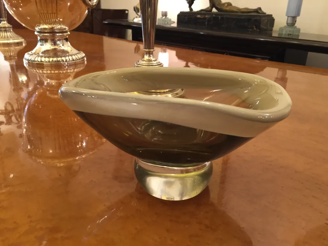 vetro di murano antico decorativo in forma elegante