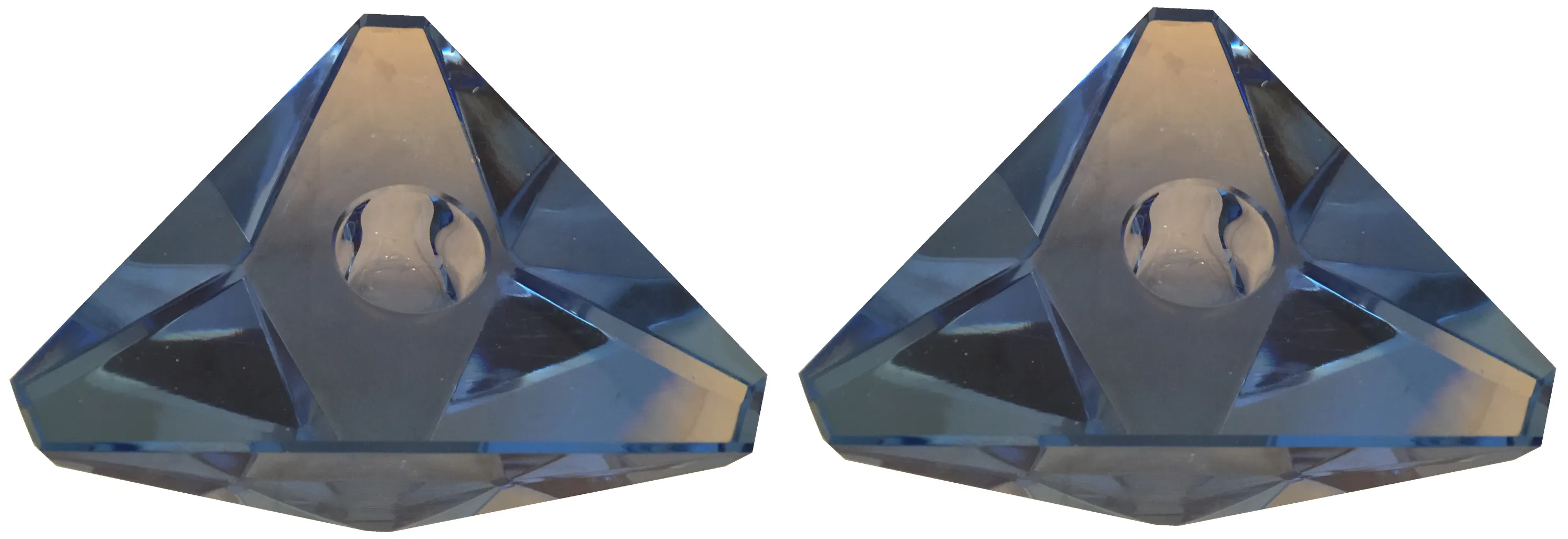 due antichi pezzi di vetro di Murano blu a forma triangolare