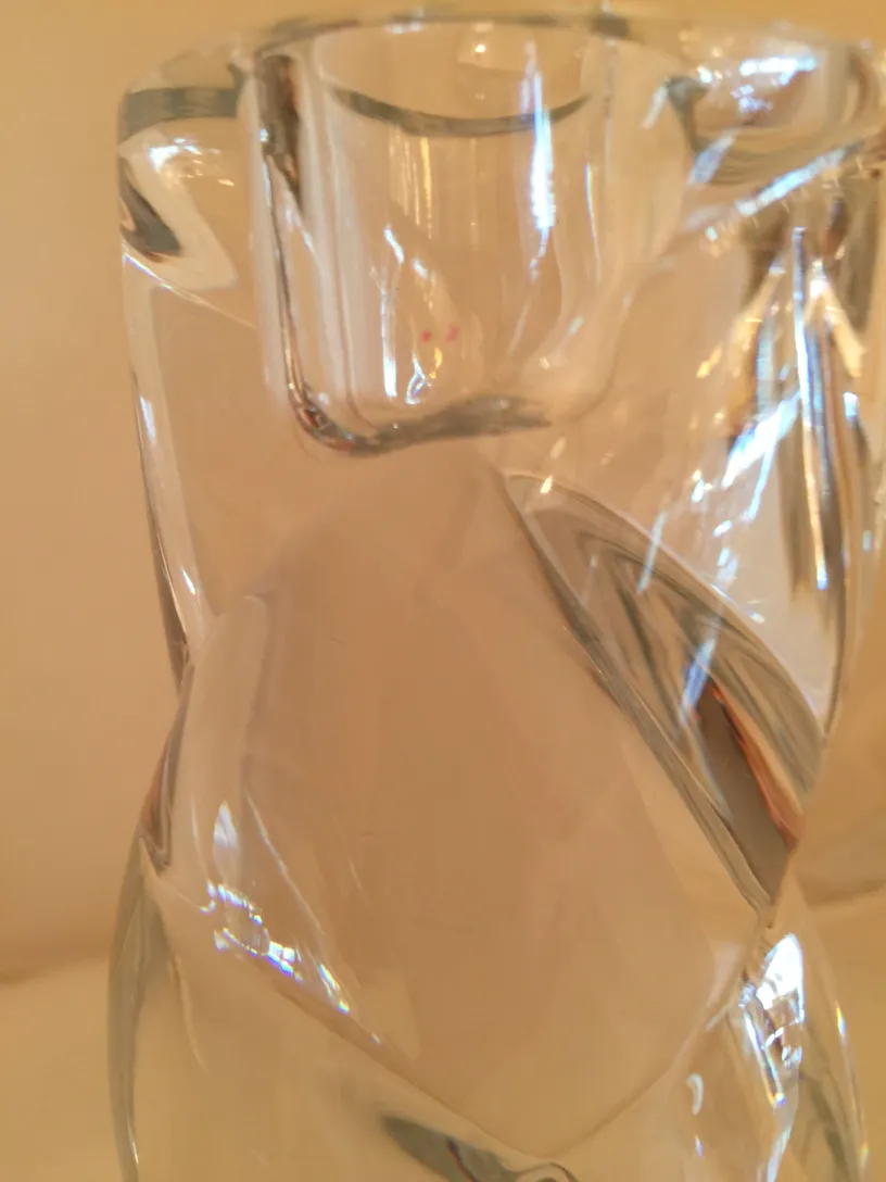 antiker murano-glas vase mit gewelltem design