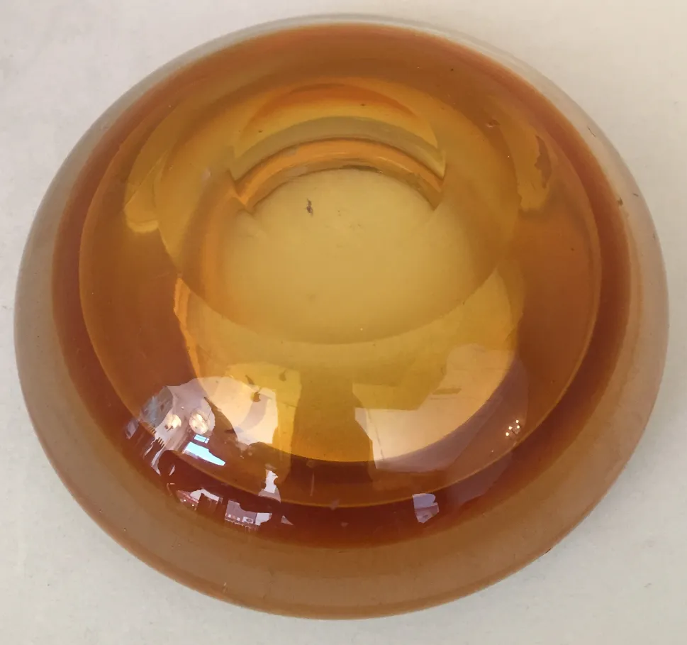 cristal de murano ancien en couleur ambre, forme ronde