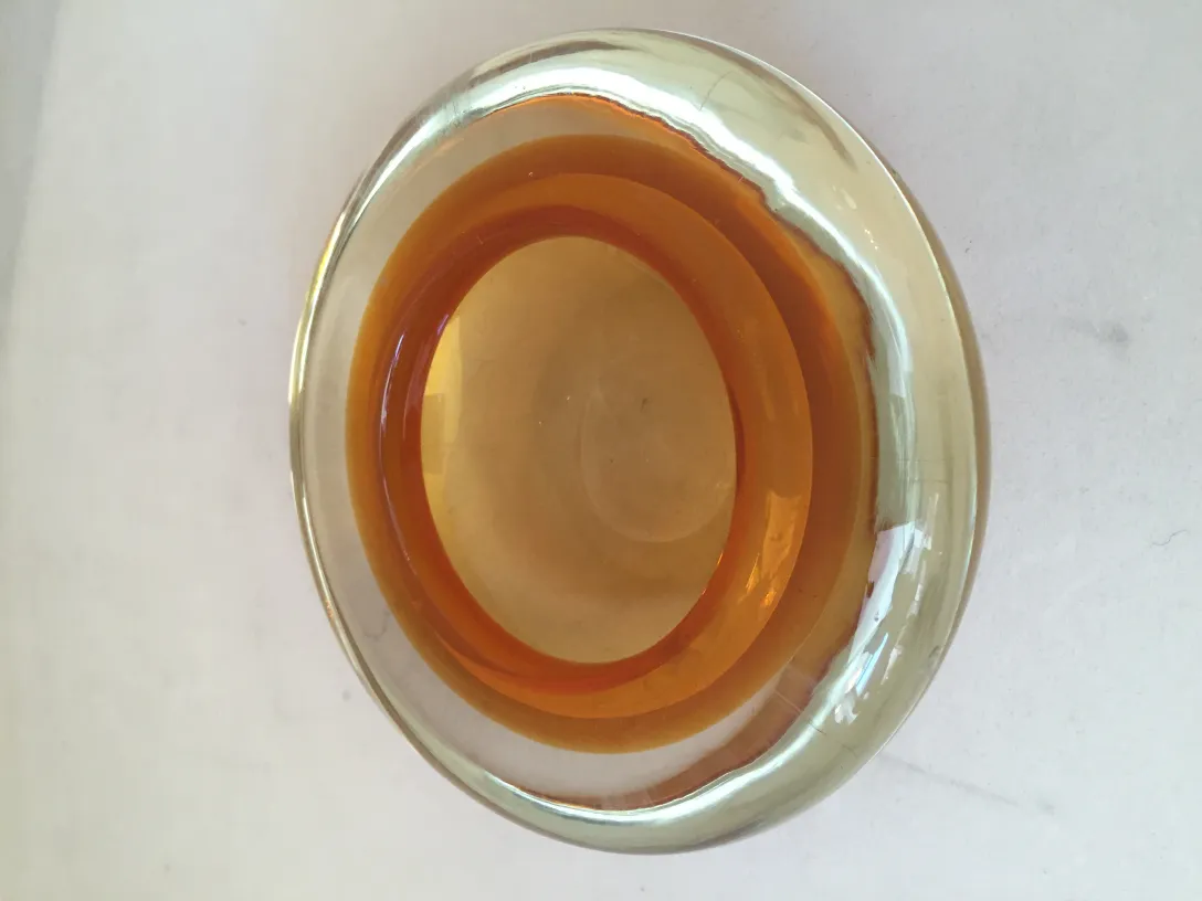 Murano-Glas-Schale mit bernsteinfarbenen und goldenen Tönen in ovaler Form