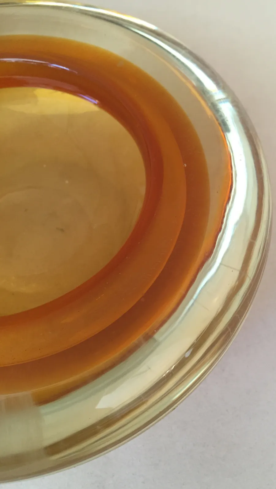 prato decorativo de cristal de murano com tons dourados e laranja