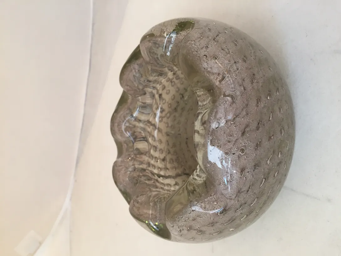 antico vetro di murano in forma circolare con bolle