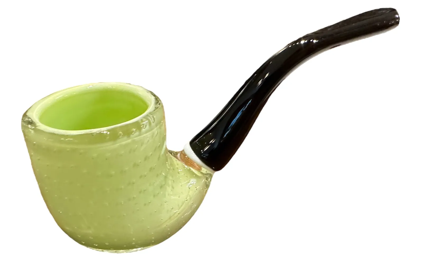 有质感细节的古老穆拉诺绿色玻璃烟斗