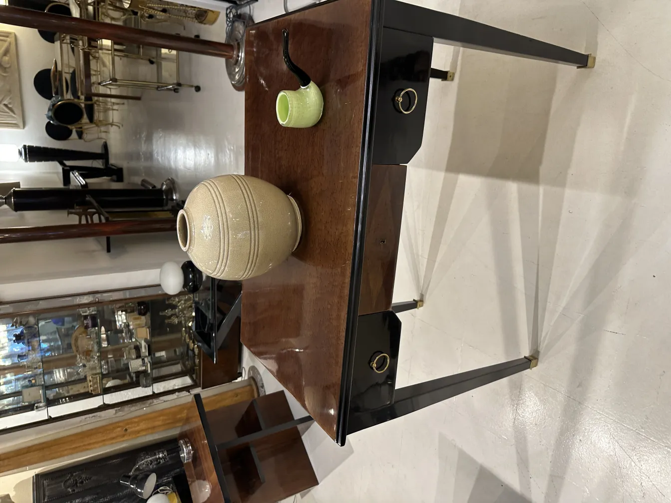 vase antico in vetro di murano con decorazione sottile