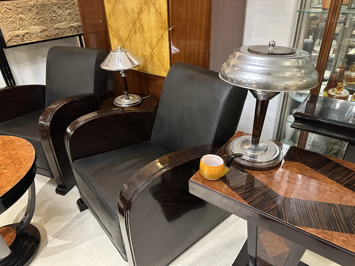 decorazione antica in vetro di Murano in ambiente elegante