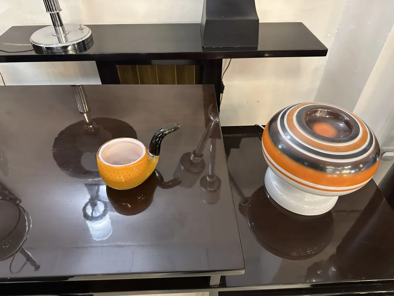 Cristal de Murano antiguo de color naranja y negro con forma elegante