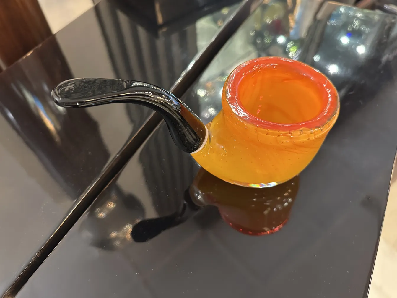 pipa in vetro di Murano antico dai colori vivaci