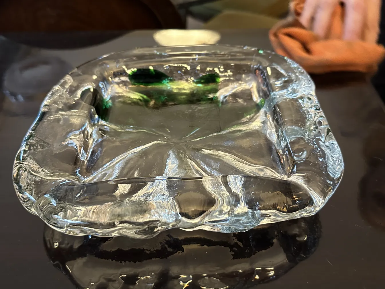 Cristal de Murano antigo com detalhes decorativos em verde e formato quadrado