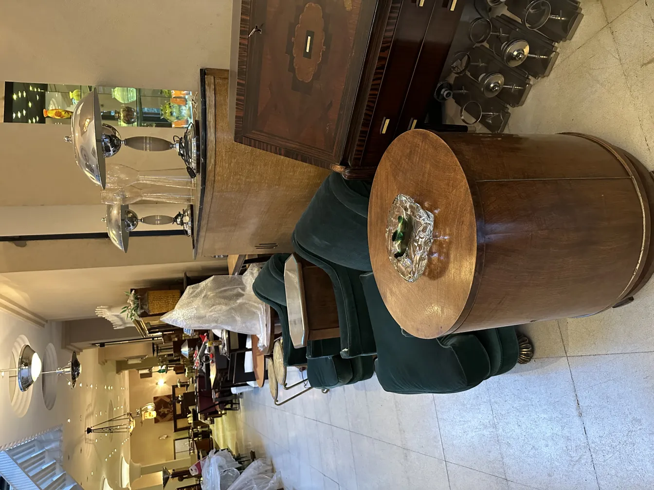 ancien cristal de murano décoratif avec forme élégante