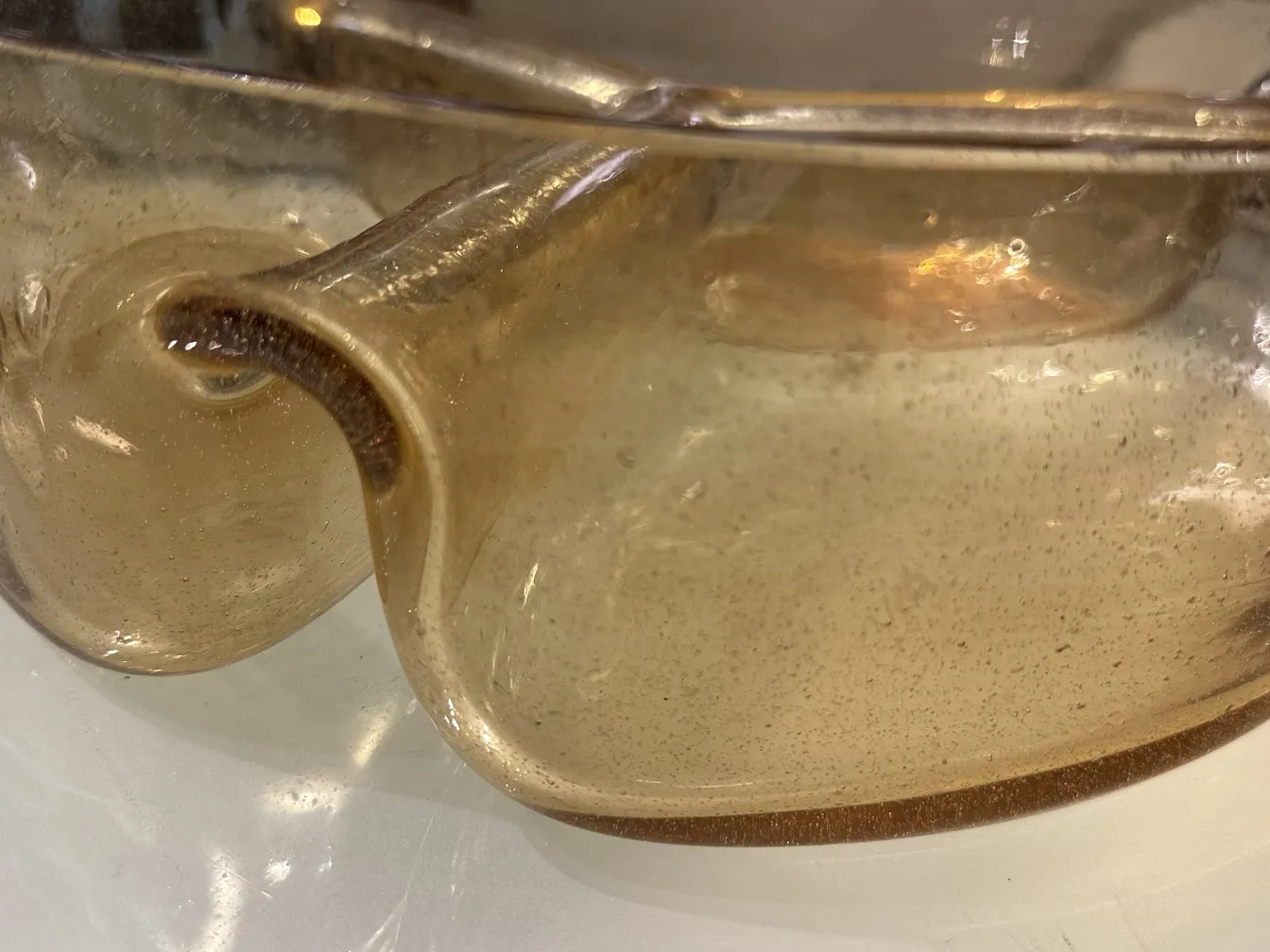 dettaglio di un antico vetro di Murano decorativo