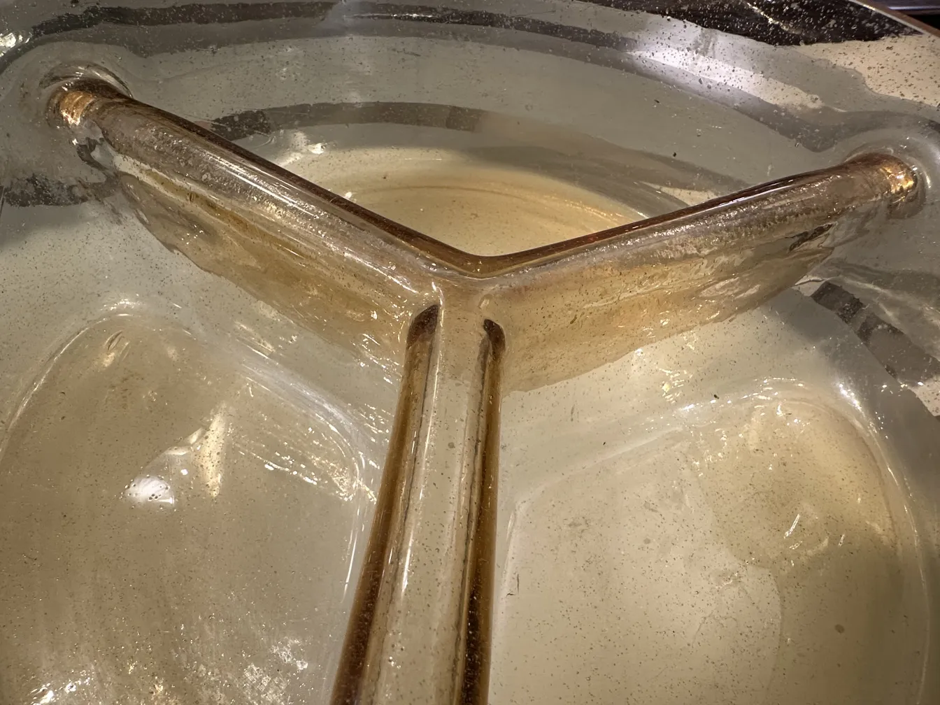 gros plan d'un ancien cristal de murano avec un design spécial