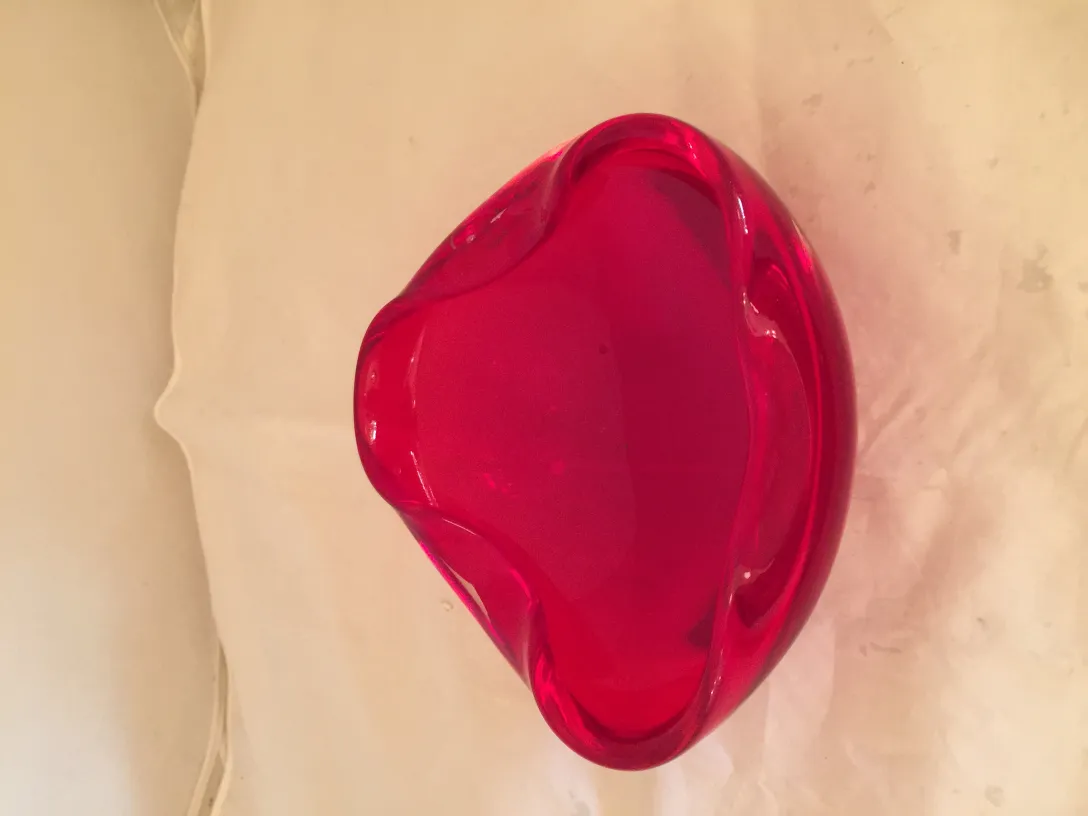 vaso decorativo antico in vetro di Murano rosso