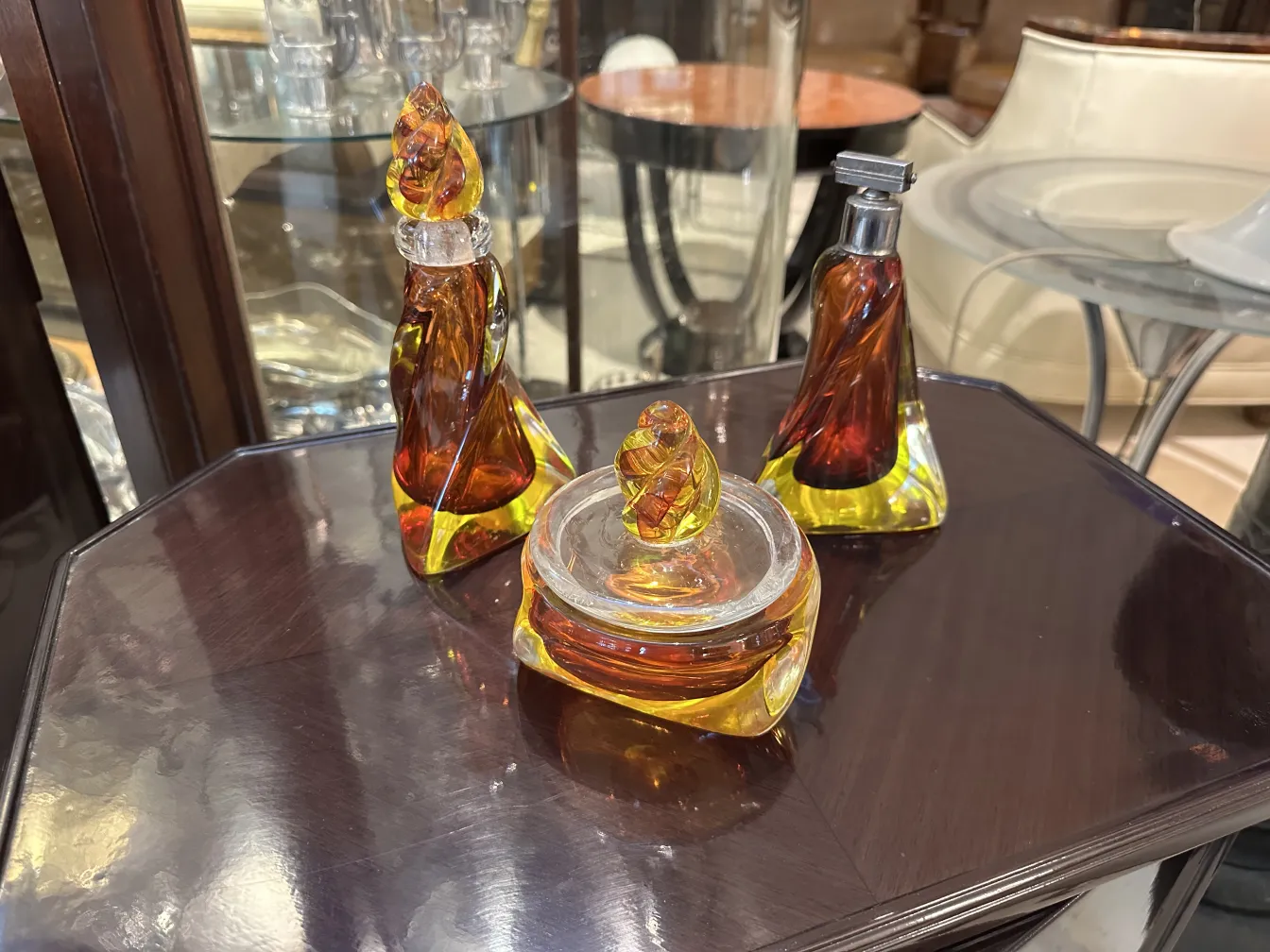 一套古董穆拉诺玻璃，黄色和琥珀色