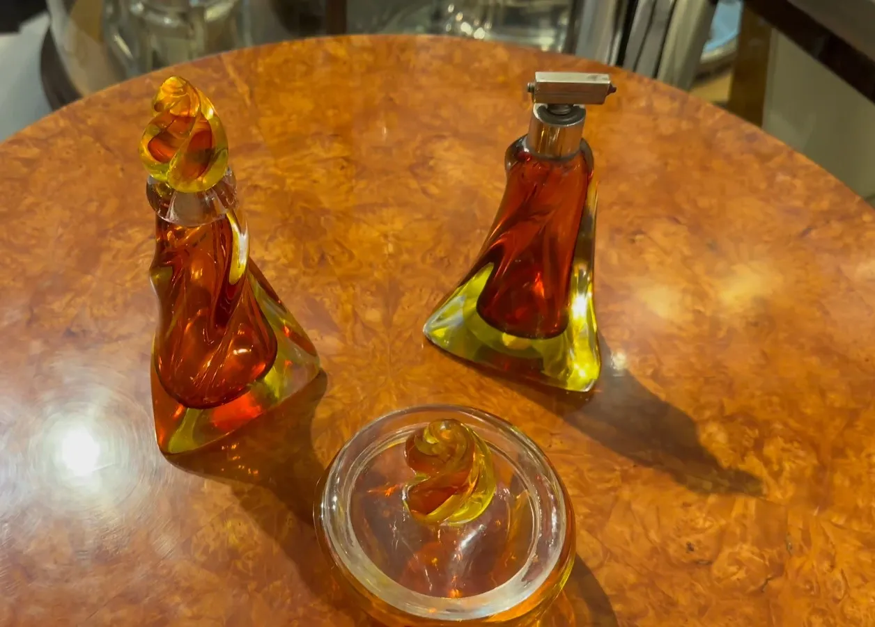 古董穆拉诺玻璃装饰品，琥珀和绿色调