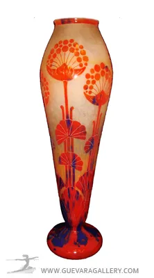 vase antico in vetro firmato Le Verre con intagli floreali rossi