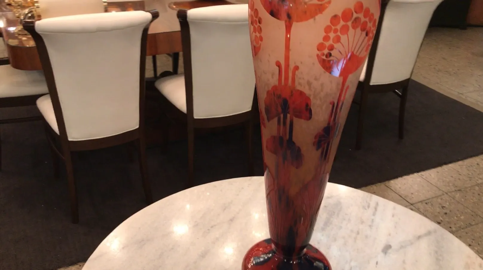 Antigüedad vidrio firmado Le Verre decorado con flores