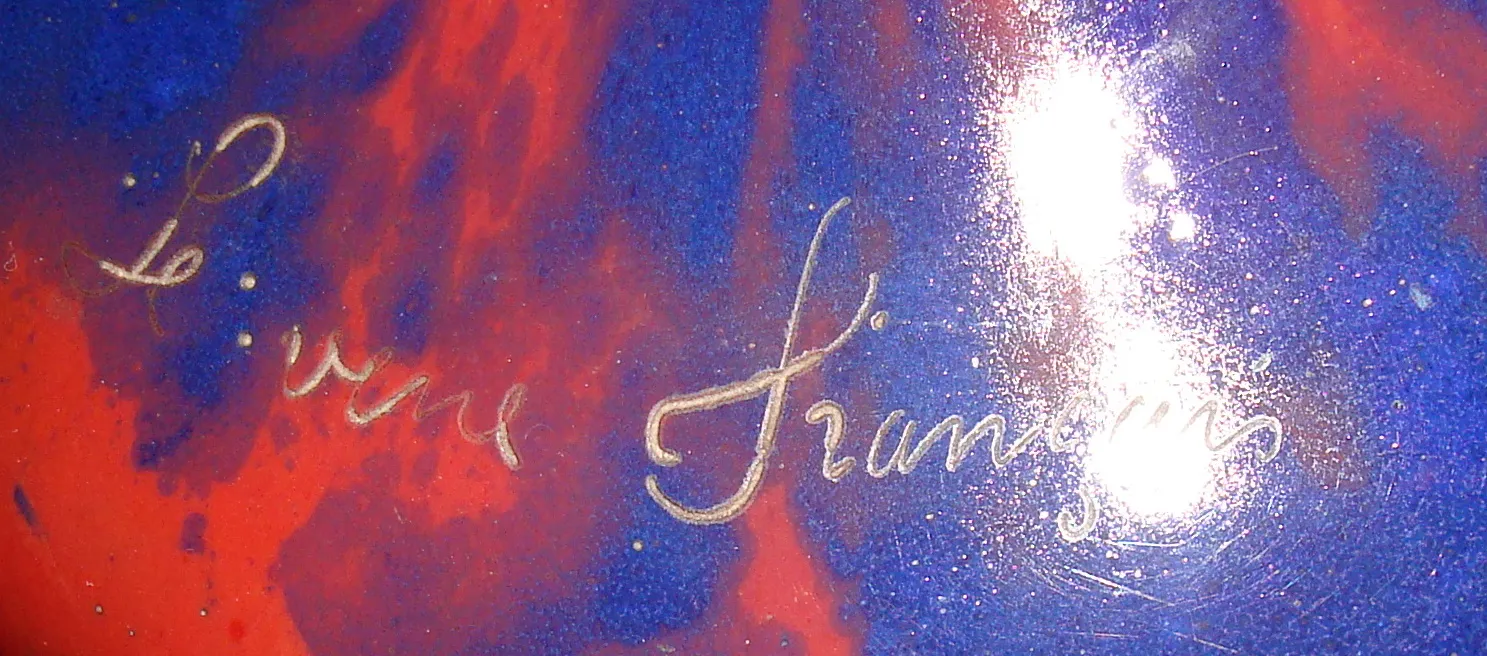 Signed glass with vivid colors, Le Verre antique.