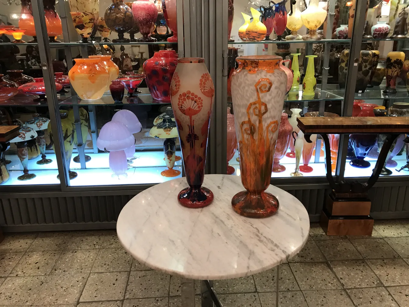 Vasos decorativos de vidro antigo com design exclusivo