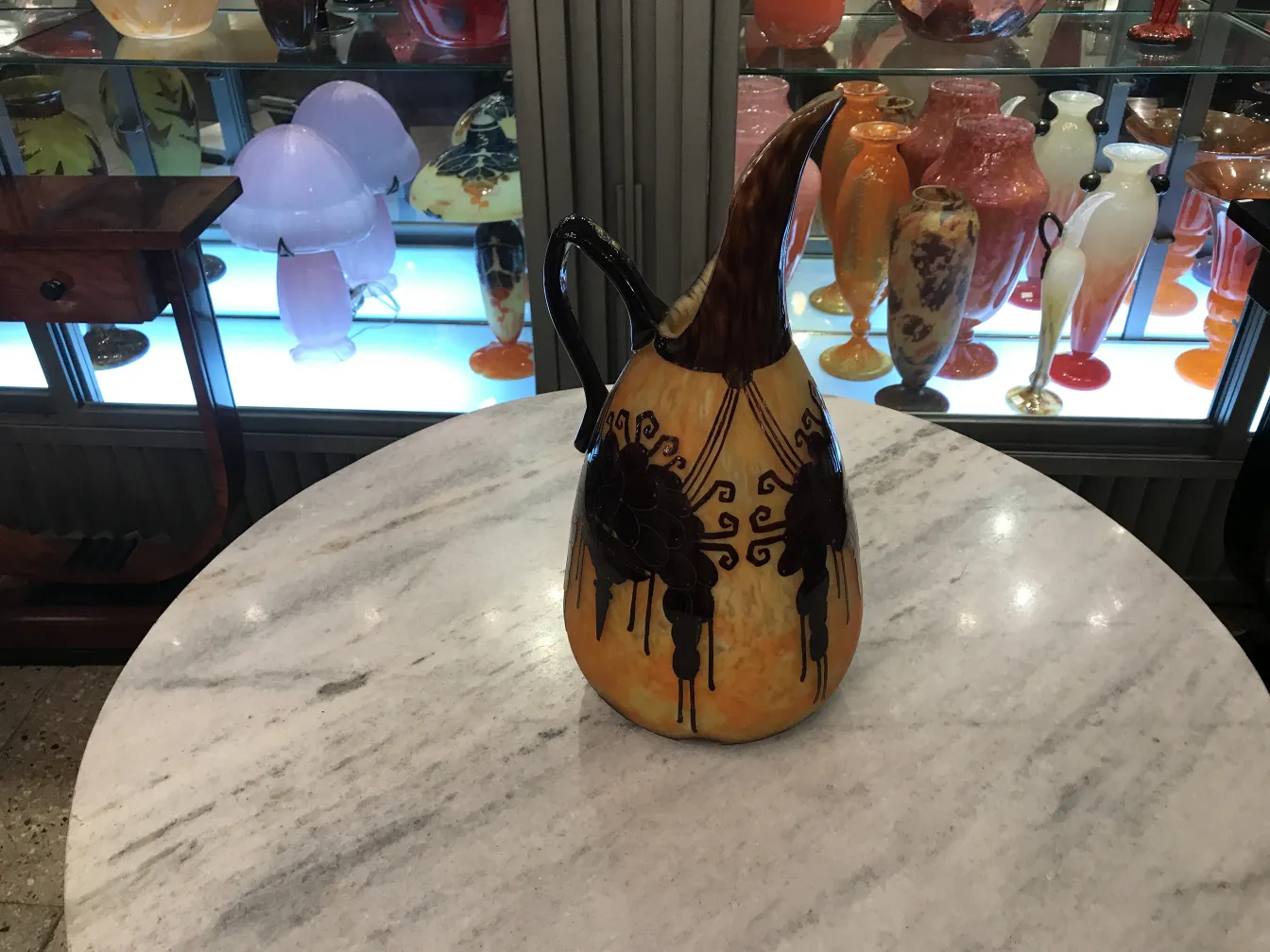 antiquité verre signé Le Verre dans un cadre décoratif