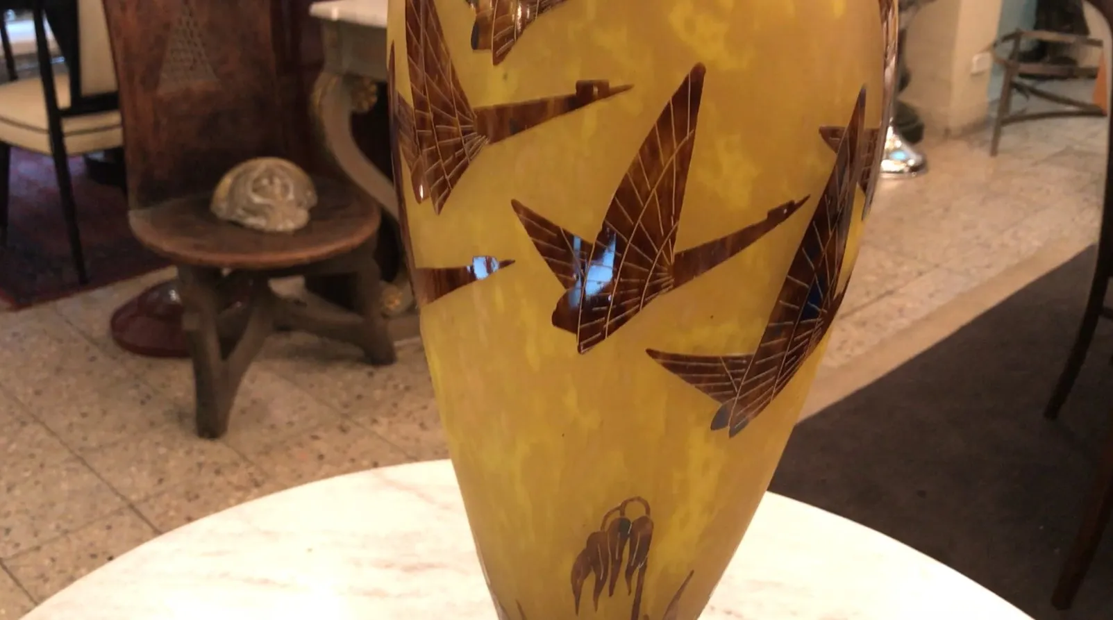 زجاج موقّع Le Verre بتصميم طيور باللون الأصفر