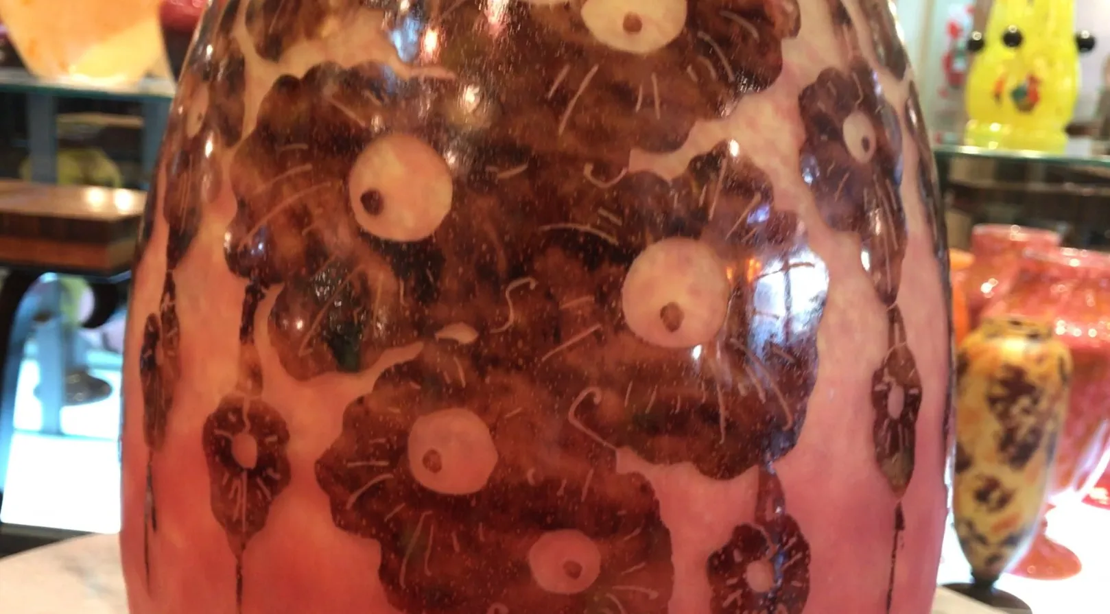 Antique glass with floral patterns from Le Verre