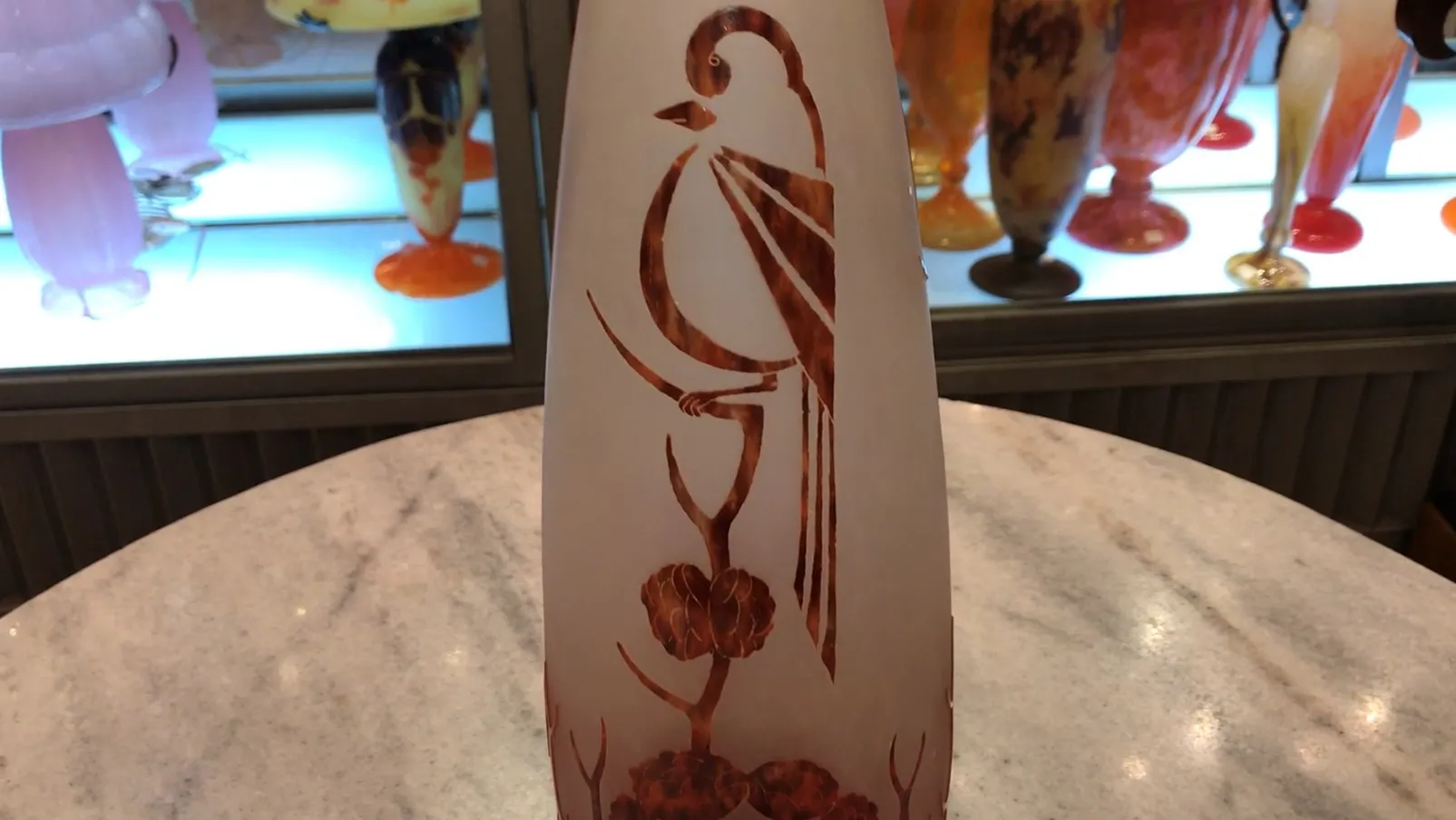 古いサイン入りグラス Le Verre に鳥と植物のデザイン