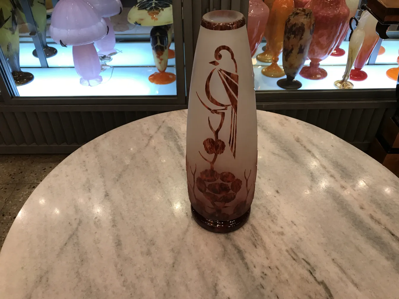 antiquité verre signé avec décoration d'oiseau et fleurs