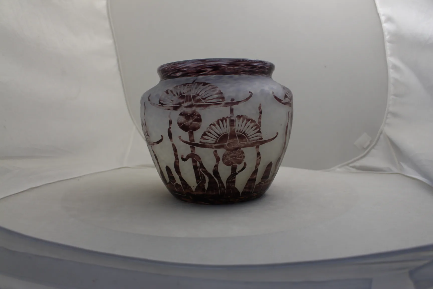 서명된 유리잔le verre 꽃 장식, 골동품.