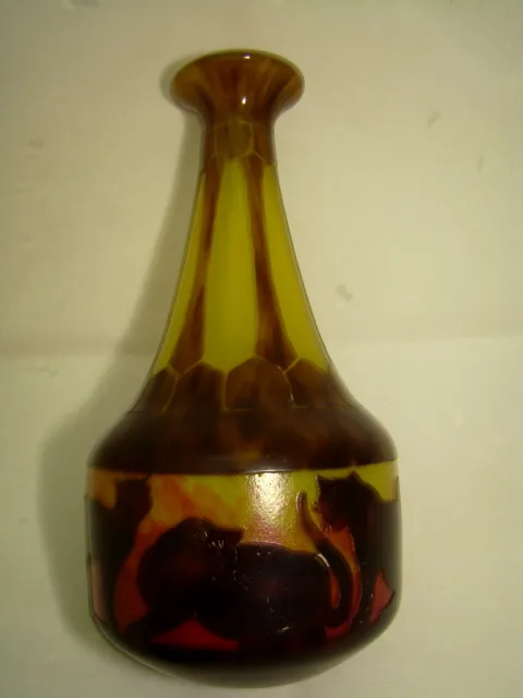 Antichità con decorazione in vetro firmato Le Verre, colori caldi