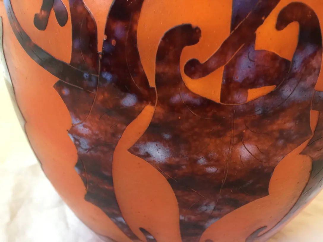 签名玻璃 Le Verre，装饰细节为棕色和橙色，法国古董。