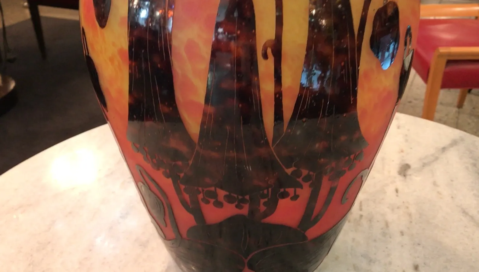 antiquité verre signé le verre avec design artistique coloré