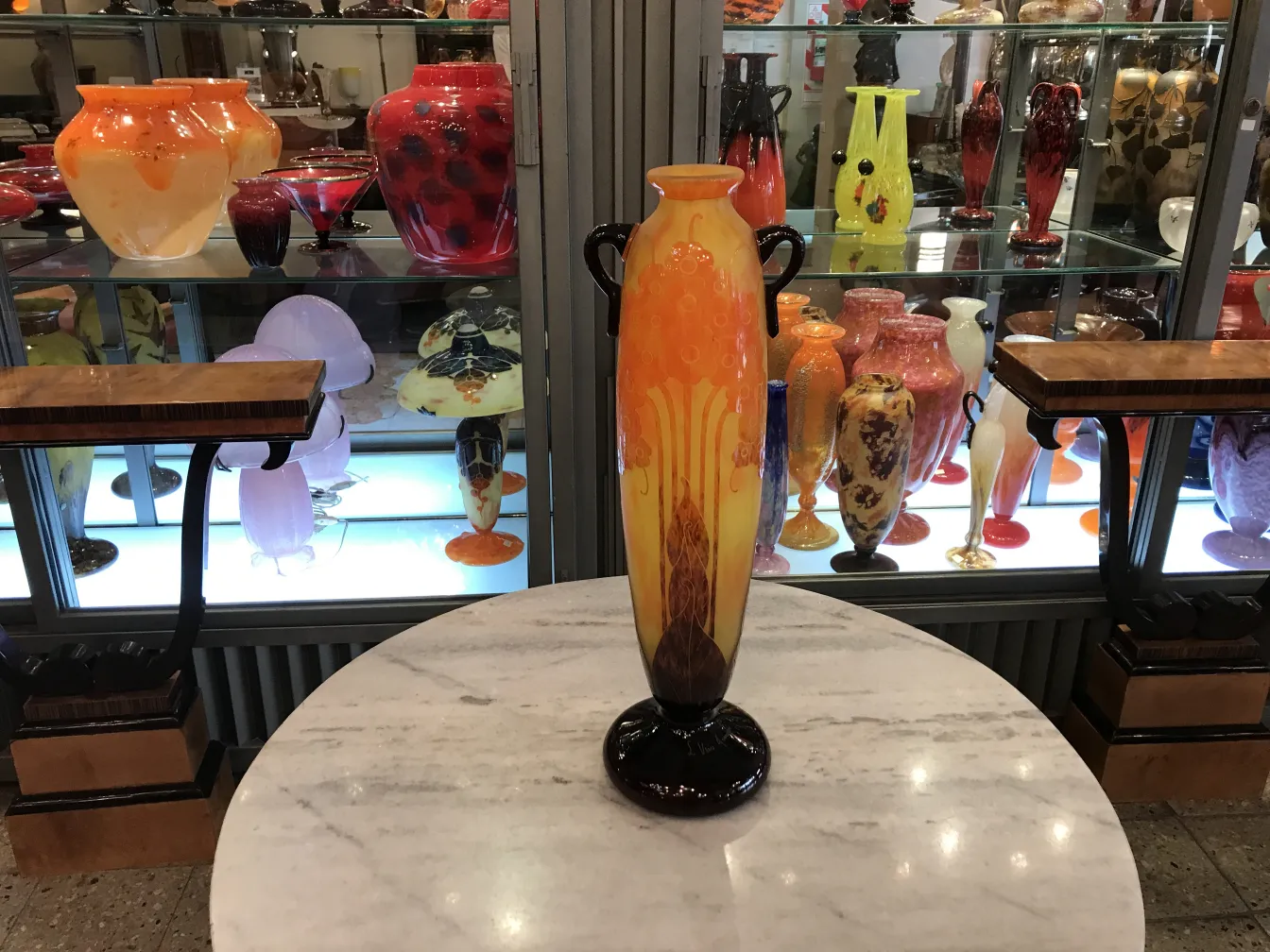 古代のサイン入りグラス（vase）le verre暖色