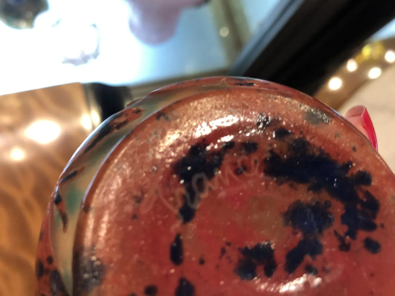 Vidro assinado Le Verre com design artístico e colorido