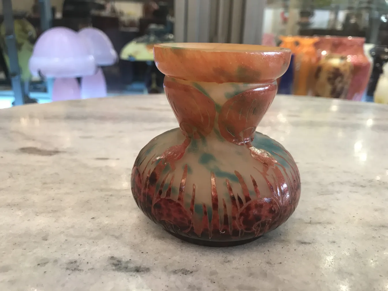 pièce décorative en verre signé Le Verre aux couleurs vives