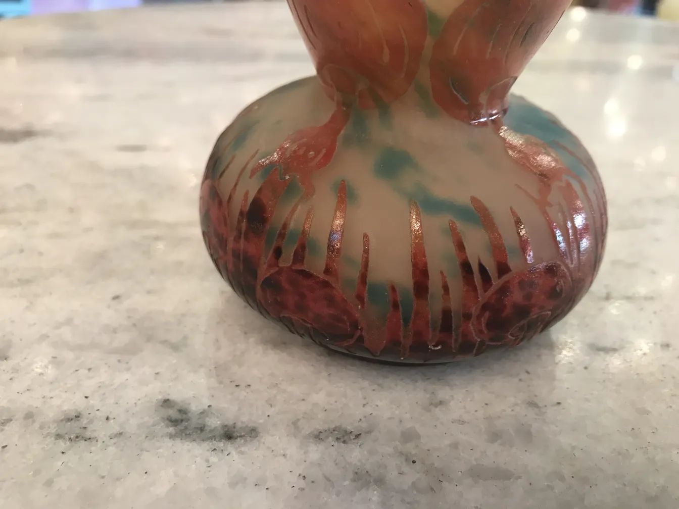 签名玻璃Le Verre的细节视图，带有装饰设计