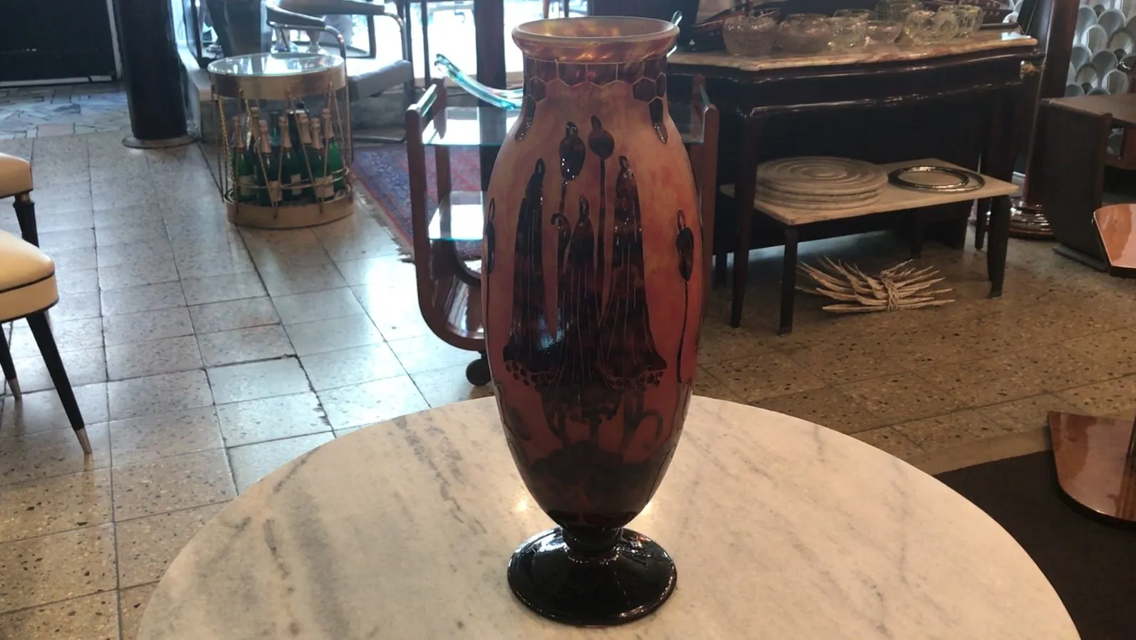 bel vetro firmato Le Verre in un ambiente elegante