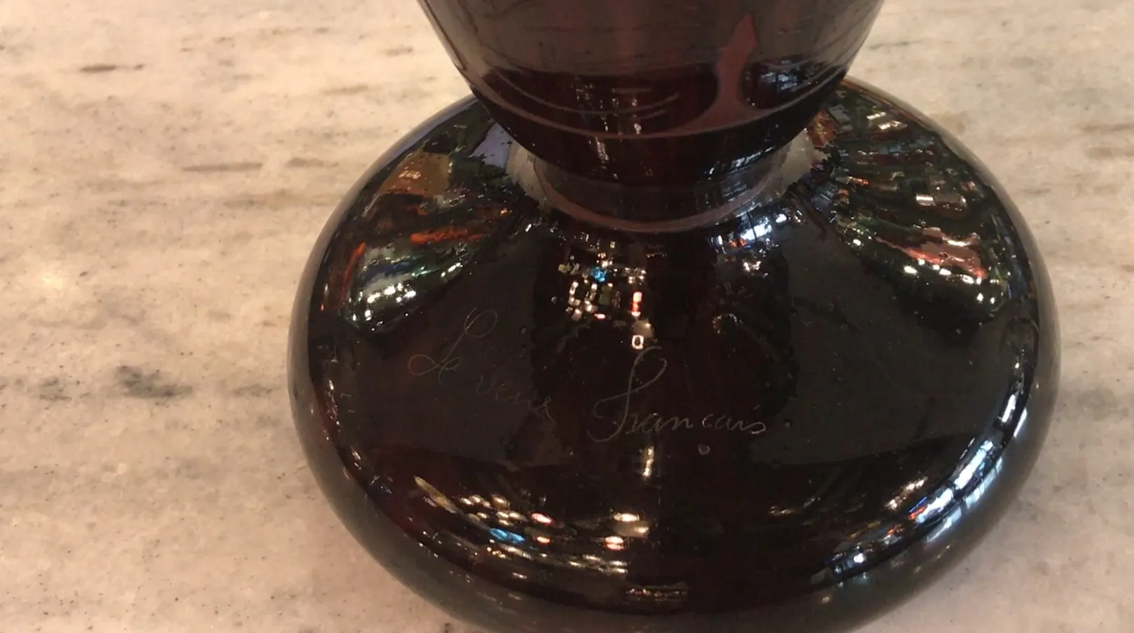 antikes signiertes Glas mit elegantem le verre Design