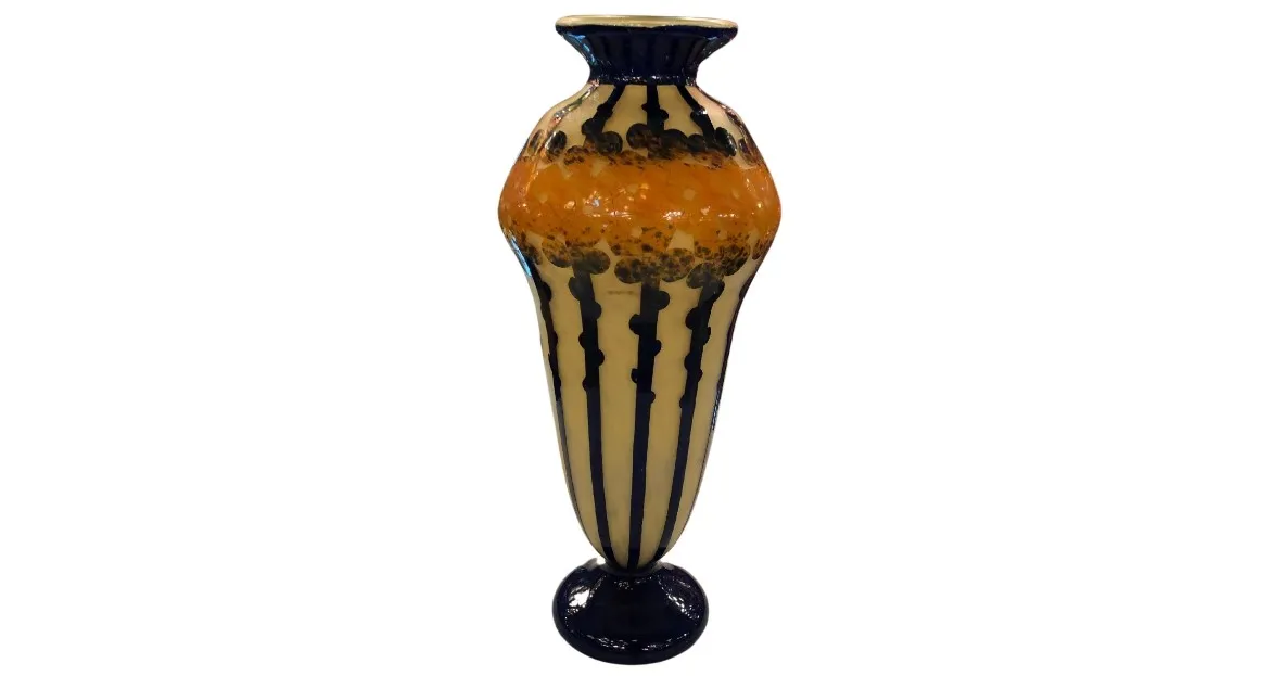 Vase en verre signé Le Verre avec décoration colorée