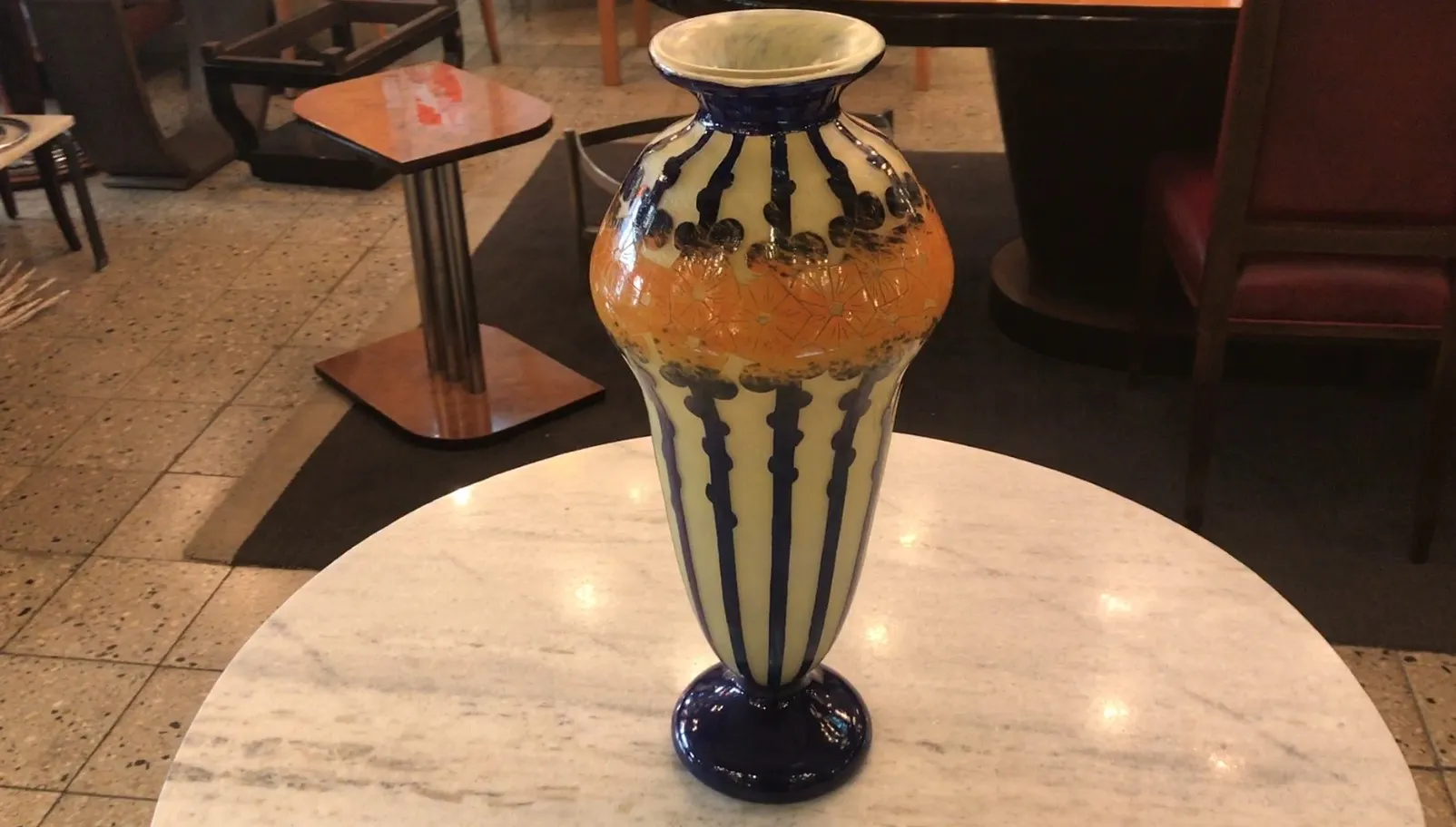 古いサイン入りグラス（Le Verre）カラフルな装飾付き